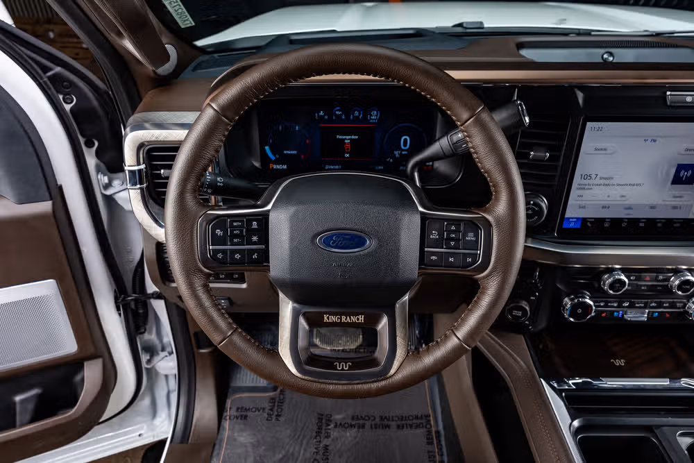 2026 Ford F-450 Super Duty King Ranch Crew Cab Image 18