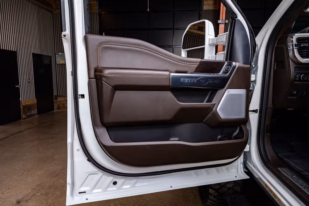 2026 Ford F-450 Super Duty King Ranch Crew Cab Image 34