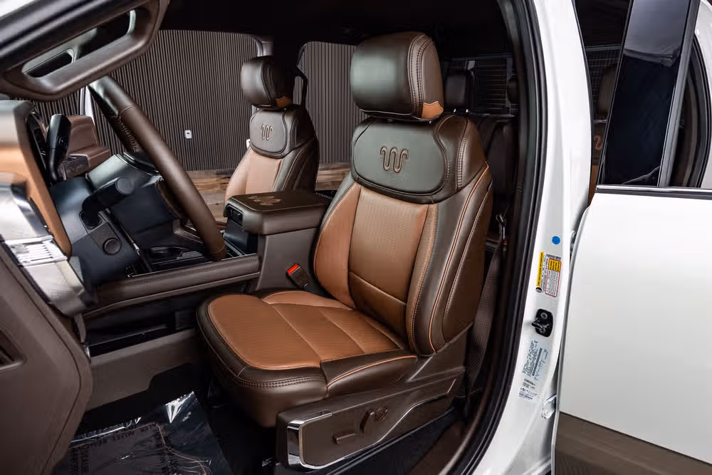 2026 Ford F-450 Super Duty King Ranch Crew Cab Image 28