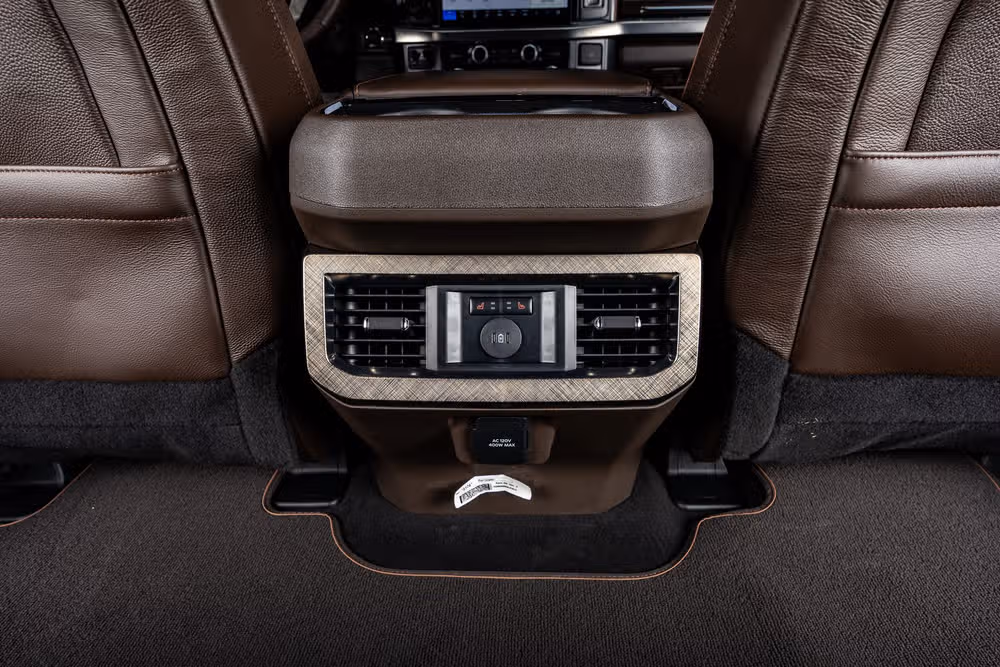 2026 Ford F-450 Super Duty King Ranch Crew Cab Image 31