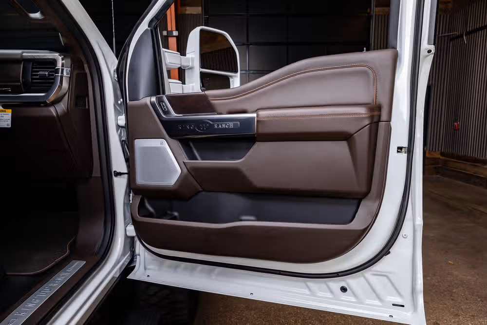2026 Ford F-450 Super Duty King Ranch Crew Cab Image 35