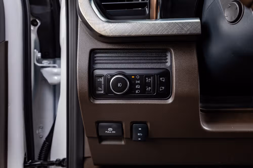 2026 Ford F-450 Super Duty King Ranch Crew Cab Image 21