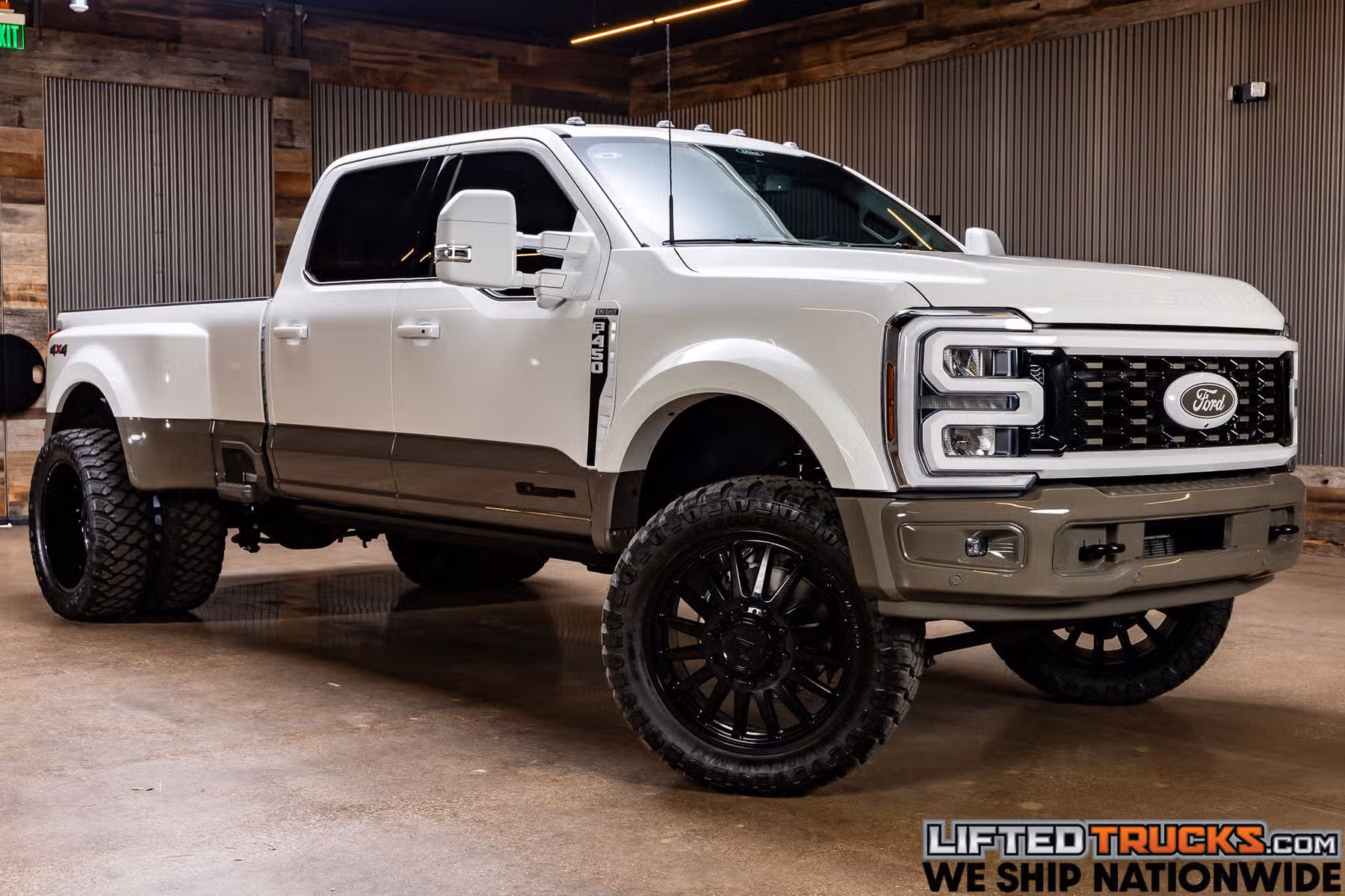 2026 Ford F-450 Super Duty King Ranch Crew Cab Image 1