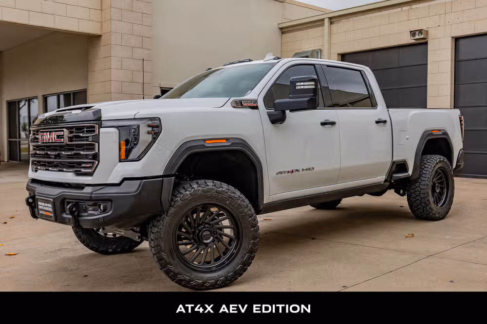2025 GMC Sierra 2500HD AT4X Crew Cab Image 5