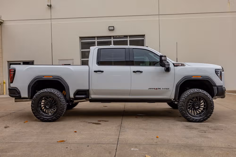 2025 GMC Sierra 2500HD AT4X Crew Cab Image 11