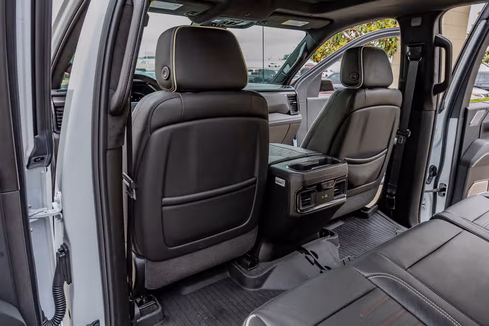 2025 GMC Sierra 2500HD AT4X Crew Cab Image 34