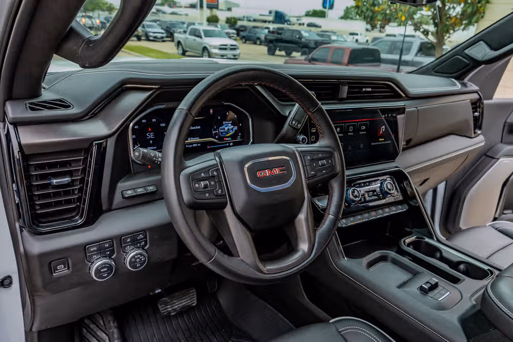 2025 GMC Sierra 2500HD AT4X Crew Cab Image 17