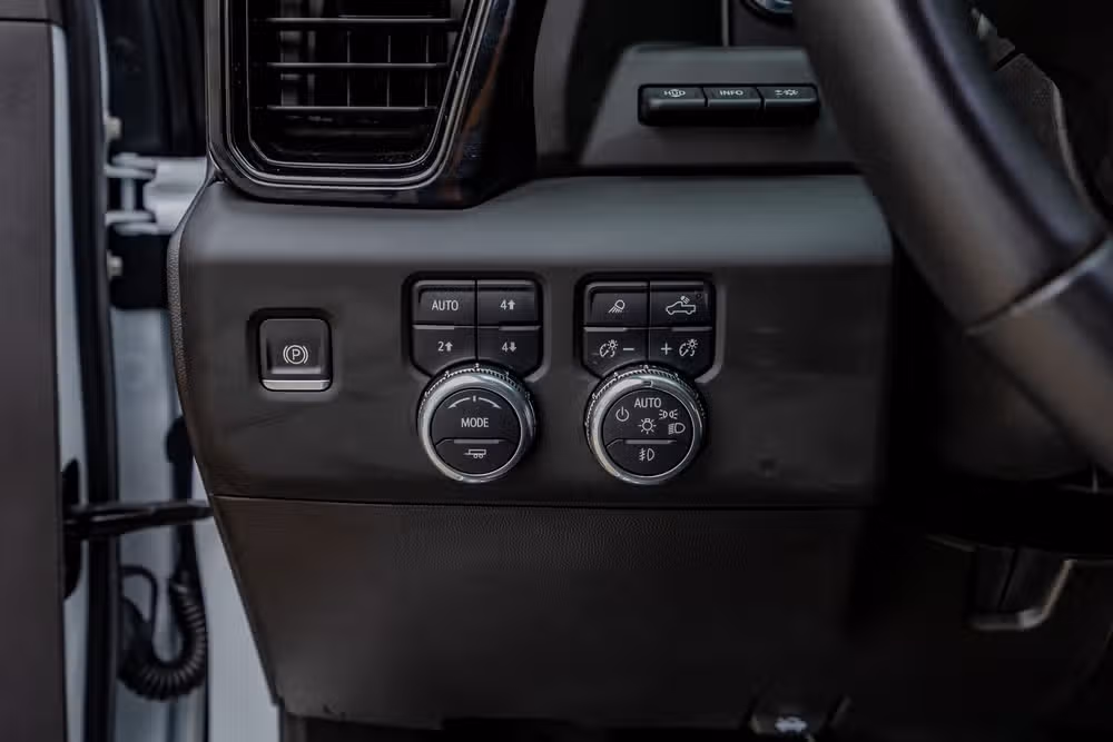 2025 GMC Sierra 2500HD AT4X Crew Cab Image 22