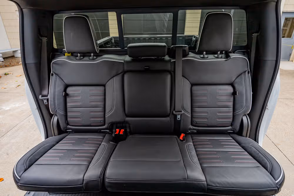 2025 GMC Sierra 2500HD AT4X Crew Cab Image 35