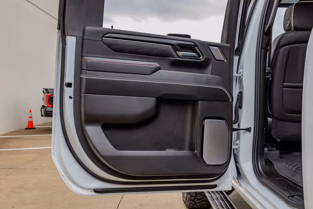 2025 GMC Sierra 2500HD AT4X Crew Cab Image 38
