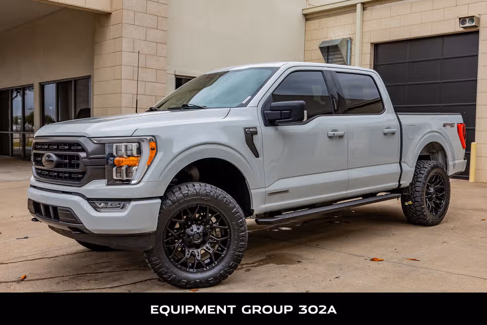 2023 Ford F-150 XLT SuperCrew Image 5