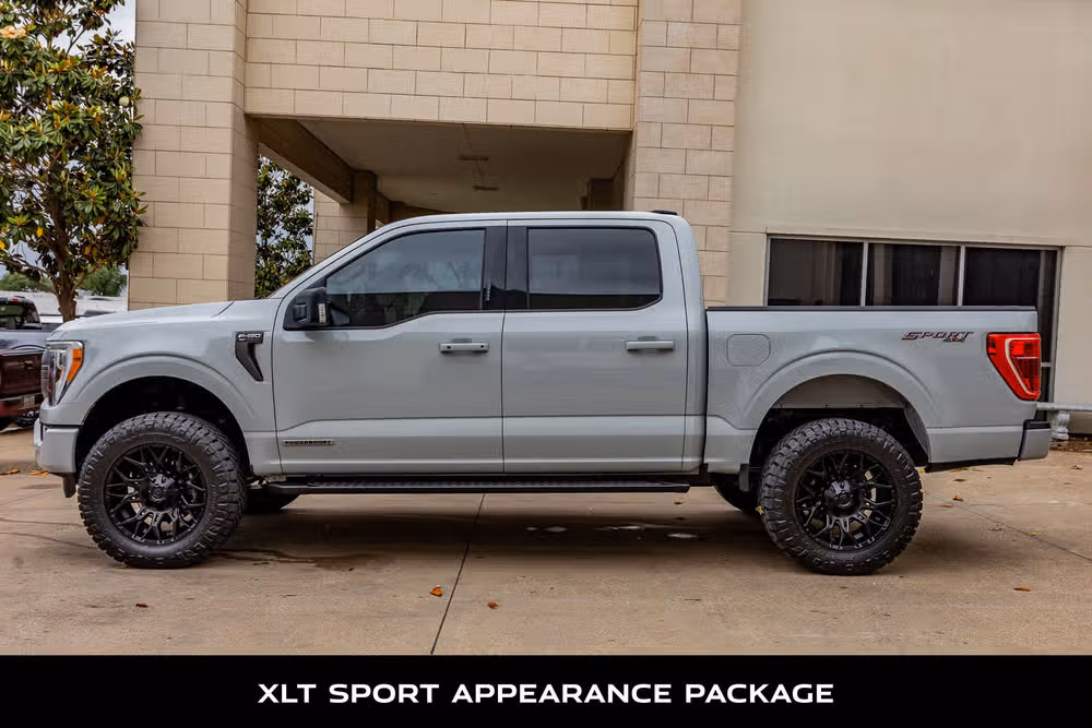 2023 Ford F-150 XLT SuperCrew Image 6