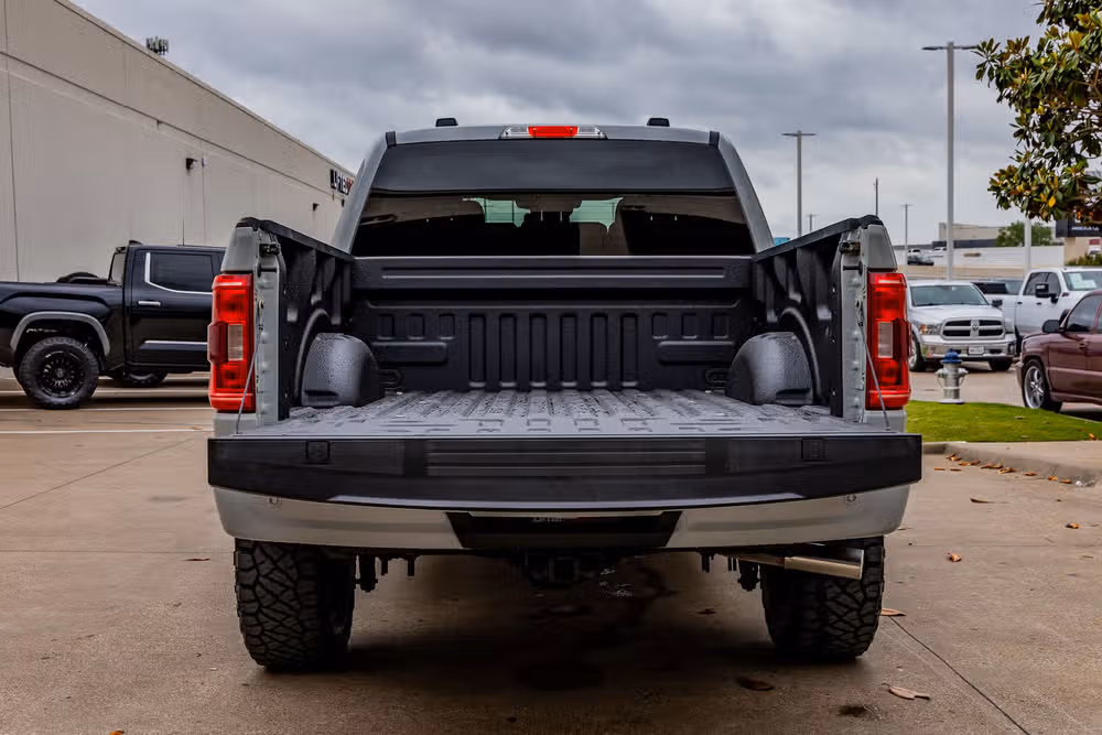 2023 Ford F-150 XLT SuperCrew Image 9