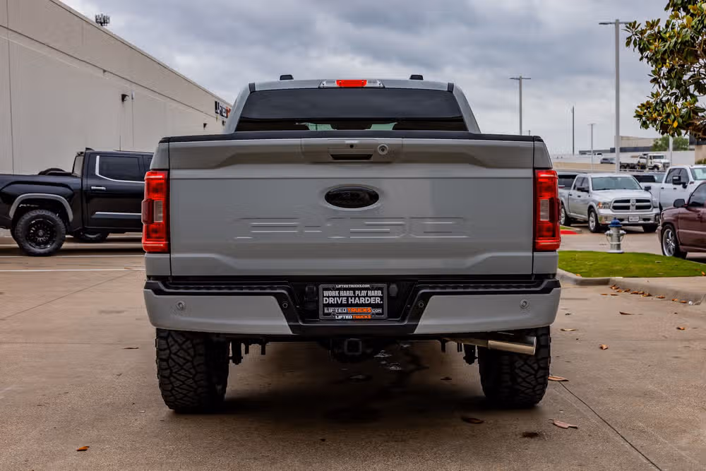 2023 Ford F-150 XLT SuperCrew Image 8