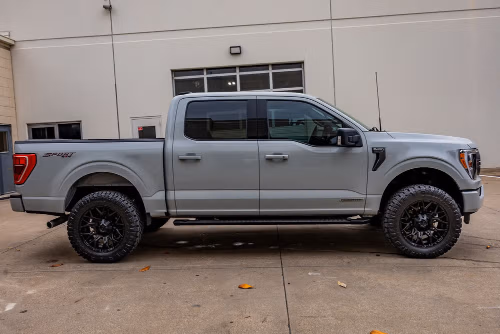 2023 Ford F-150 XLT SuperCrew Image 11