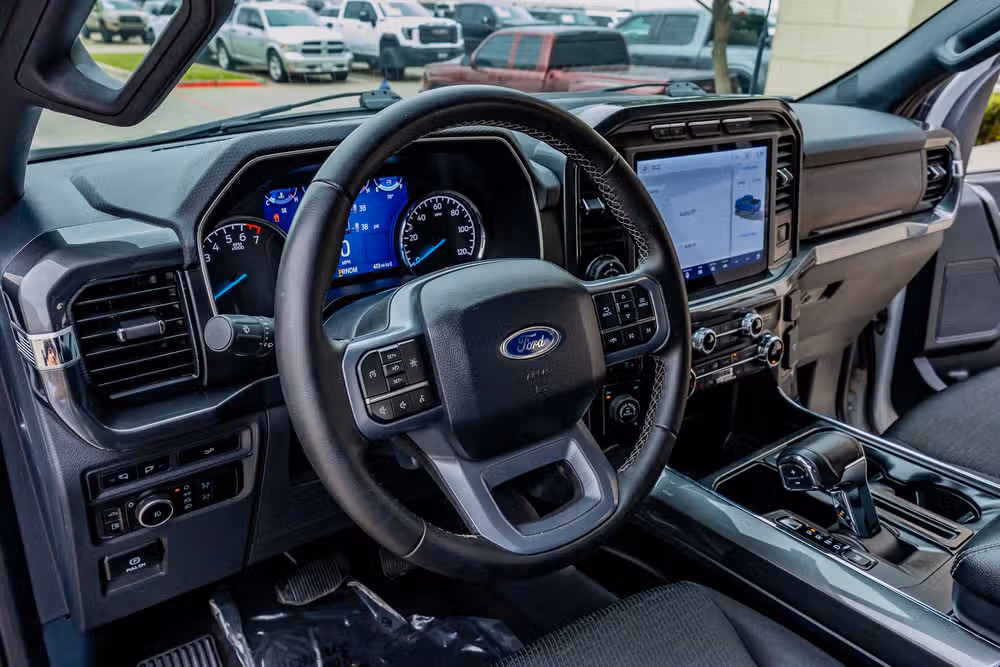 2023 Ford F-150 XLT SuperCrew Image 17