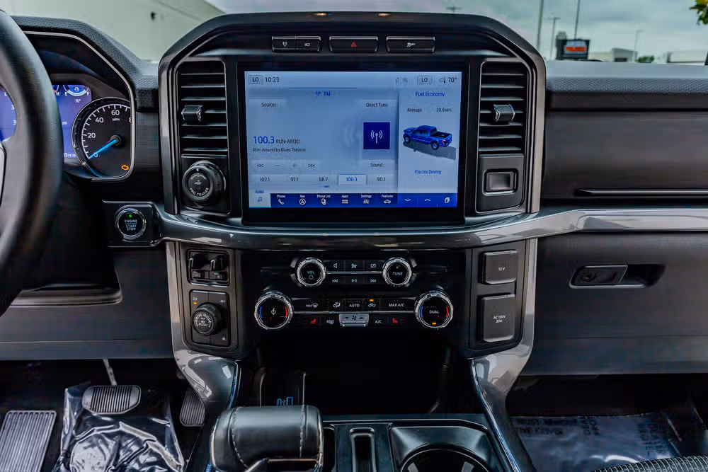 2023 Ford F-150 XLT SuperCrew Image 25