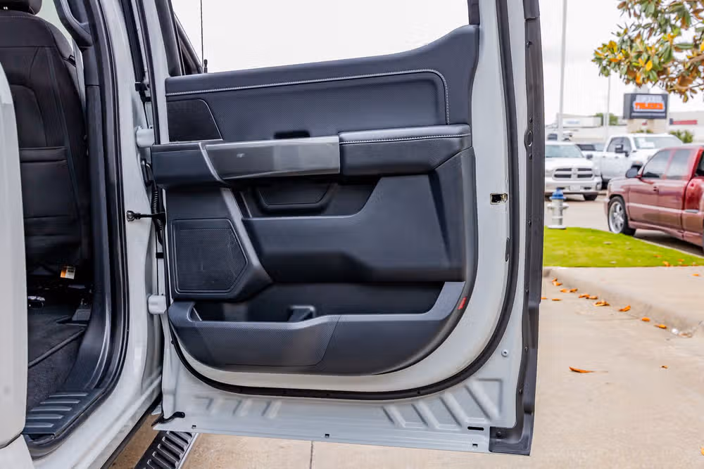 2023 Ford F-150 XLT SuperCrew Image 40
