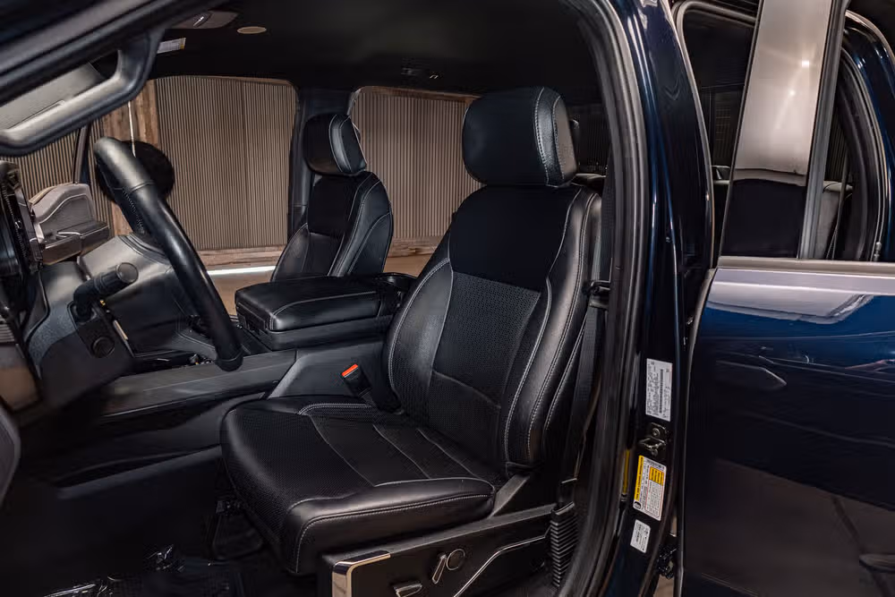 2024 Ford F-150 Lariat SuperCrew Image 24