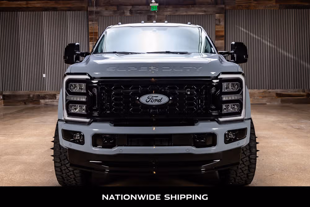 2026 Ford F-450 Super Duty King Ranch Crew Cab Image 4