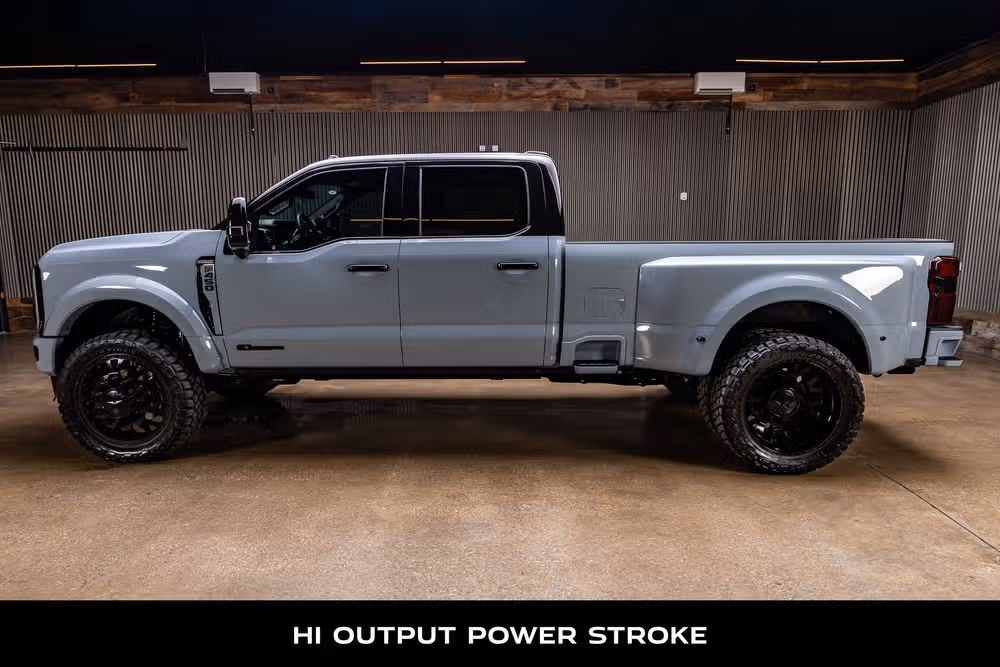 2026 Ford F-450 Super Duty King Ranch Crew Cab Image 6