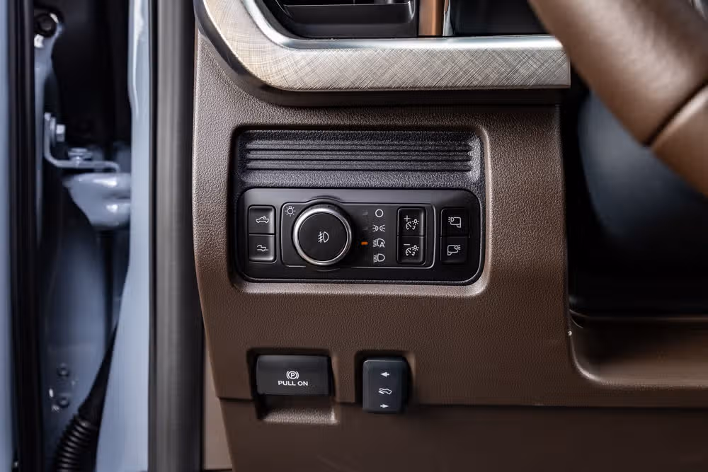 2026 Ford F-450 Super Duty King Ranch Crew Cab Image 22