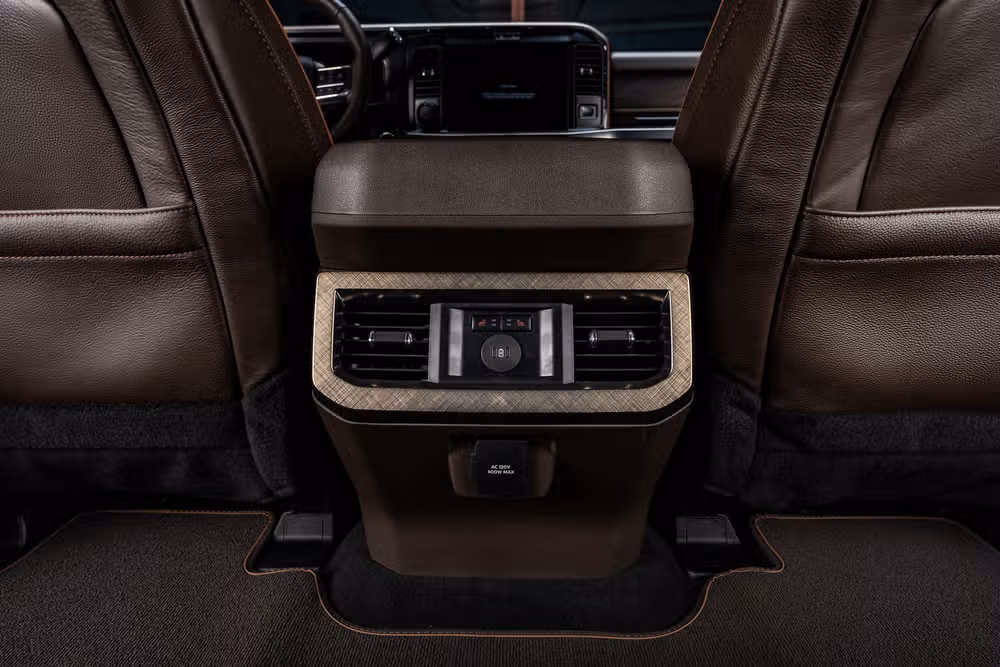 2026 Ford F-450 Super Duty King Ranch Crew Cab Image 33