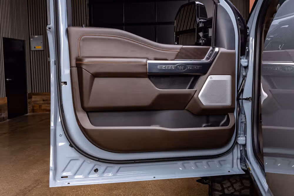 2026 Ford F-450 Super Duty King Ranch Crew Cab Image 36