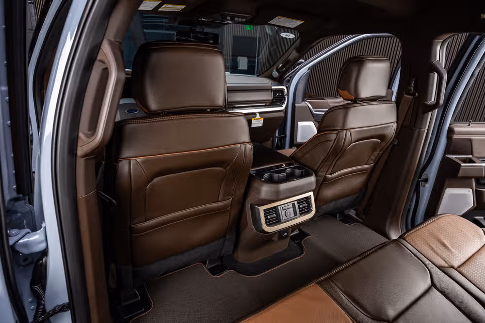 2026 Ford F-450 Super Duty King Ranch Crew Cab Image 34