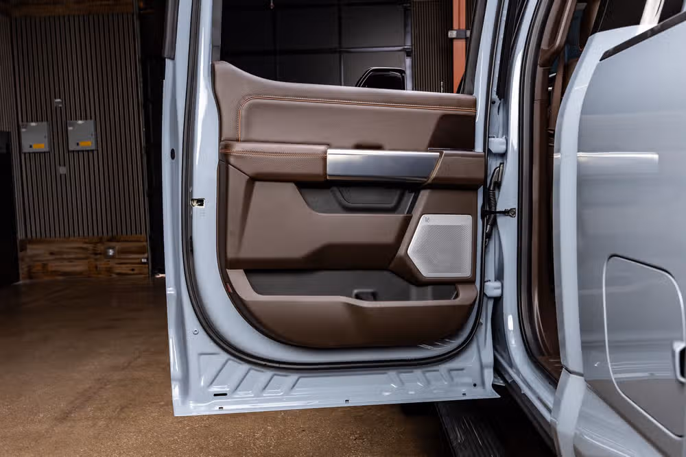 2026 Ford F-450 Super Duty King Ranch Crew Cab Image 38