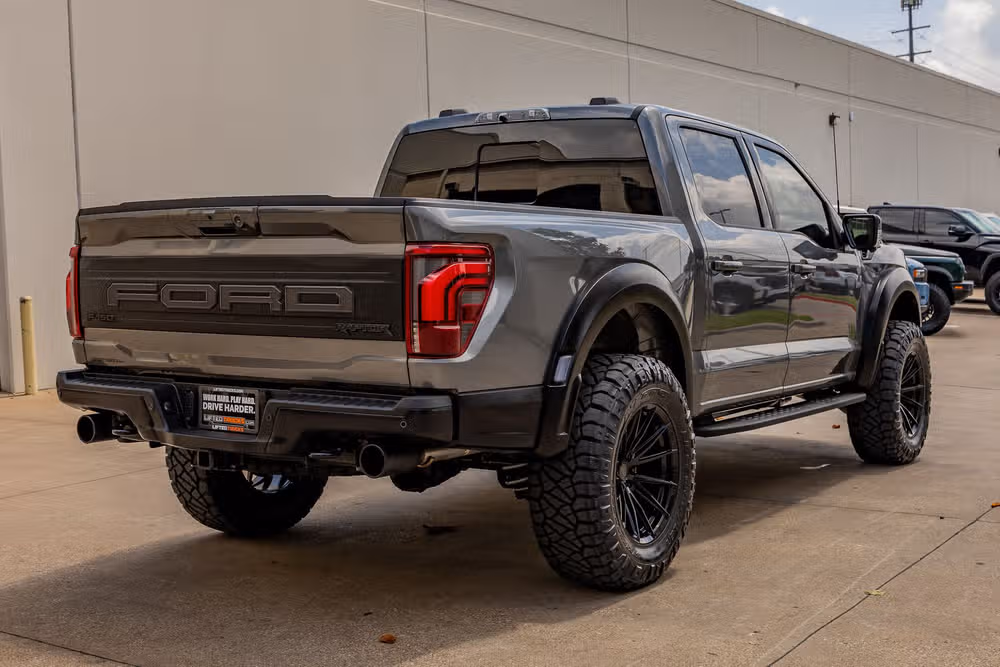 2025 Ford F-150 Raptor SuperCrew Image 10