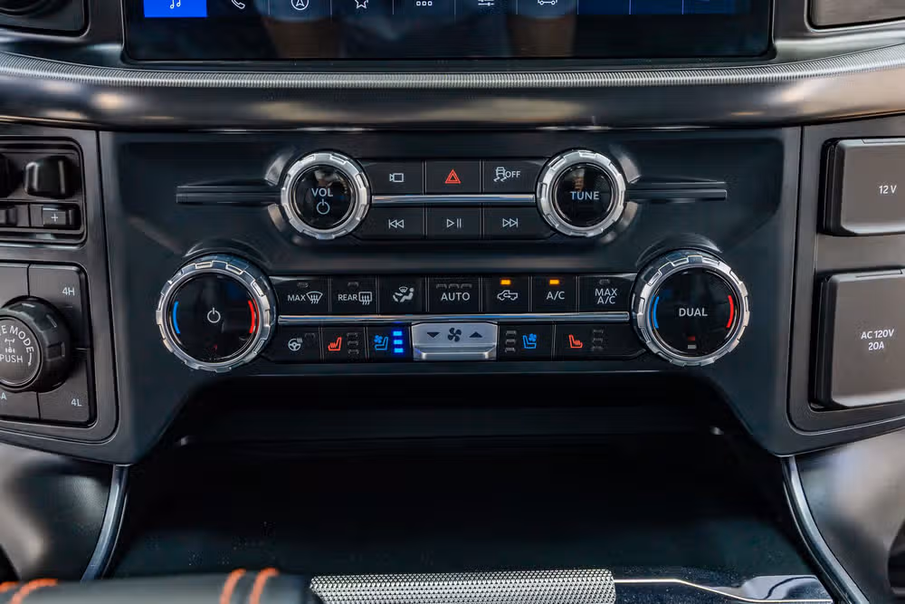 2025 Ford F-150 Raptor SuperCrew Image 28
