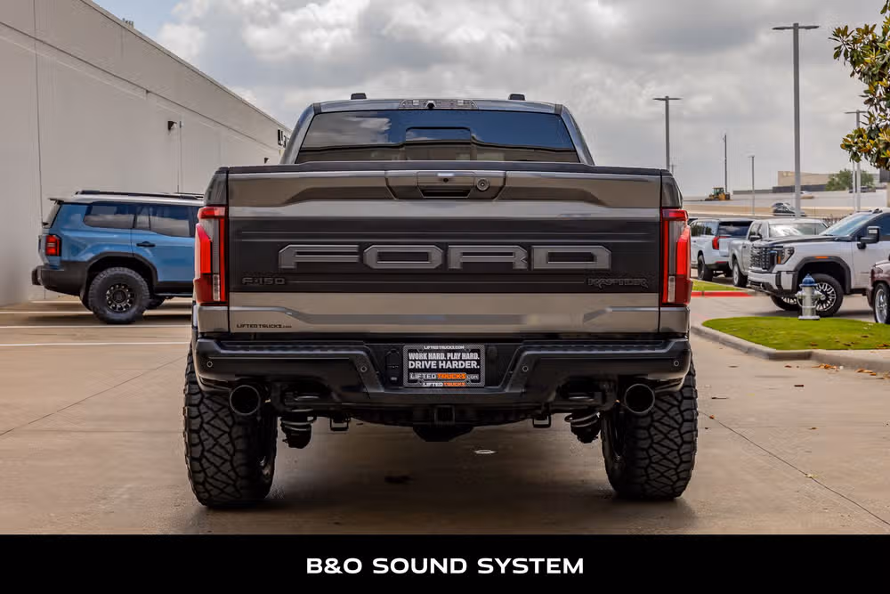 2025 Ford F-150 Raptor SuperCrew Image 8