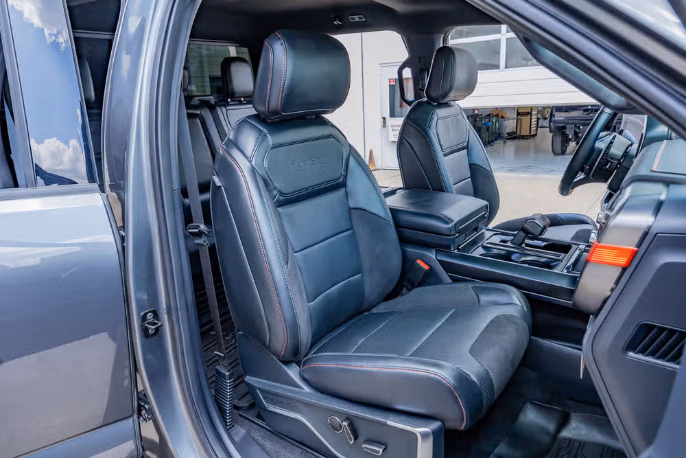 2025 Ford F-150 Raptor SuperCrew Image 32