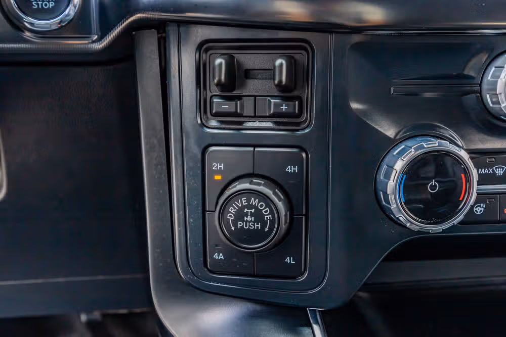 2025 Ford F-150 Raptor SuperCrew Image 24