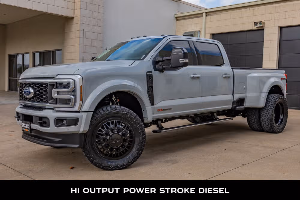 2025 Ford F-450 Super Duty Platinum Crew Cab Image 5
