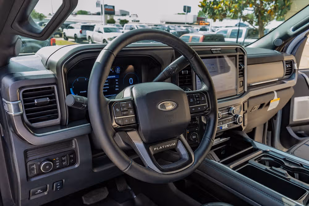 2025 Ford F-450 Super Duty Platinum Crew Cab Image 17