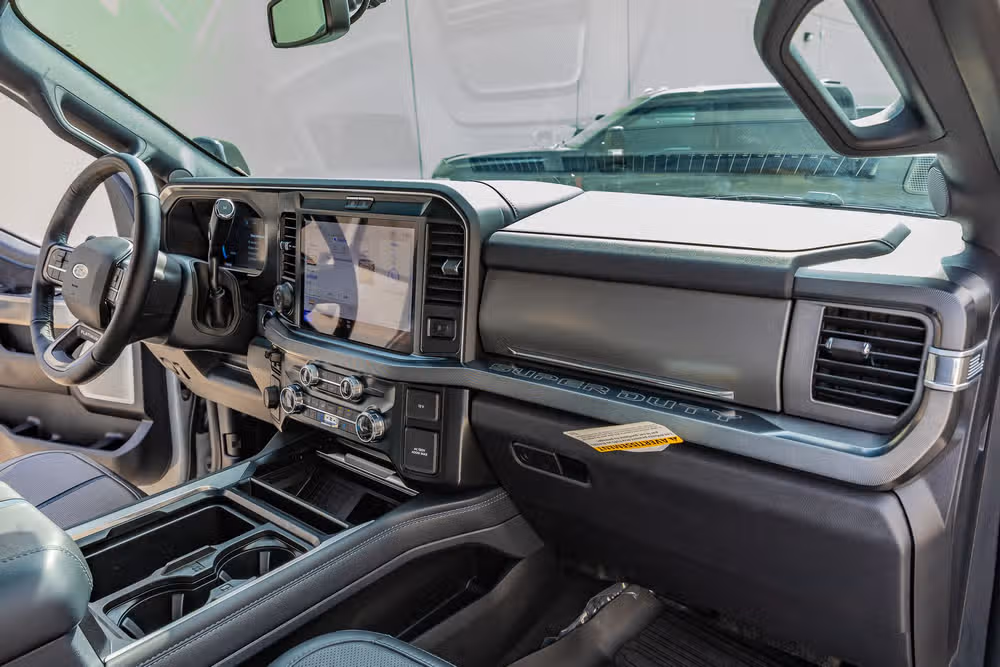 2025 Ford F-450 Super Duty Platinum Crew Cab Image 18