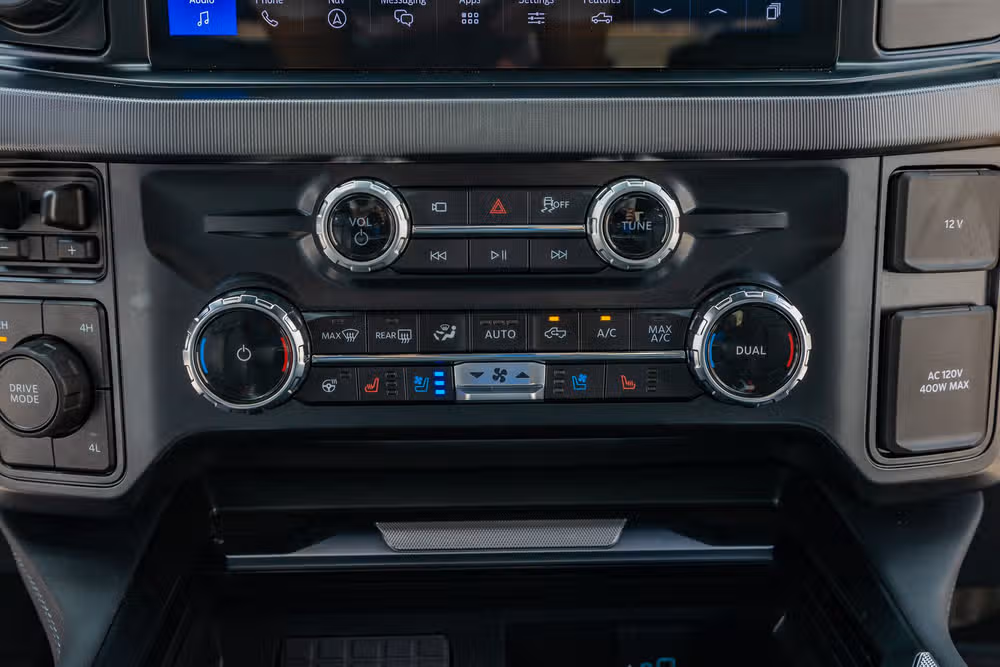 2025 Ford F-450 Super Duty Platinum Crew Cab Image 28