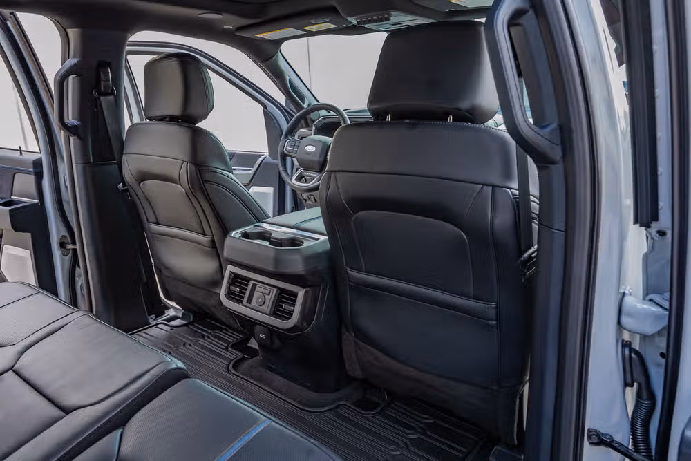 2025 Ford F-450 Super Duty Platinum Crew Cab Image 33