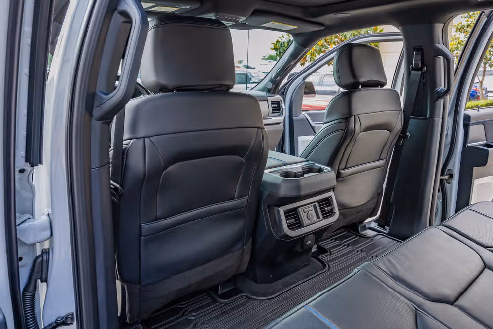 2025 Ford F-450 Super Duty Platinum Crew Cab Image 35