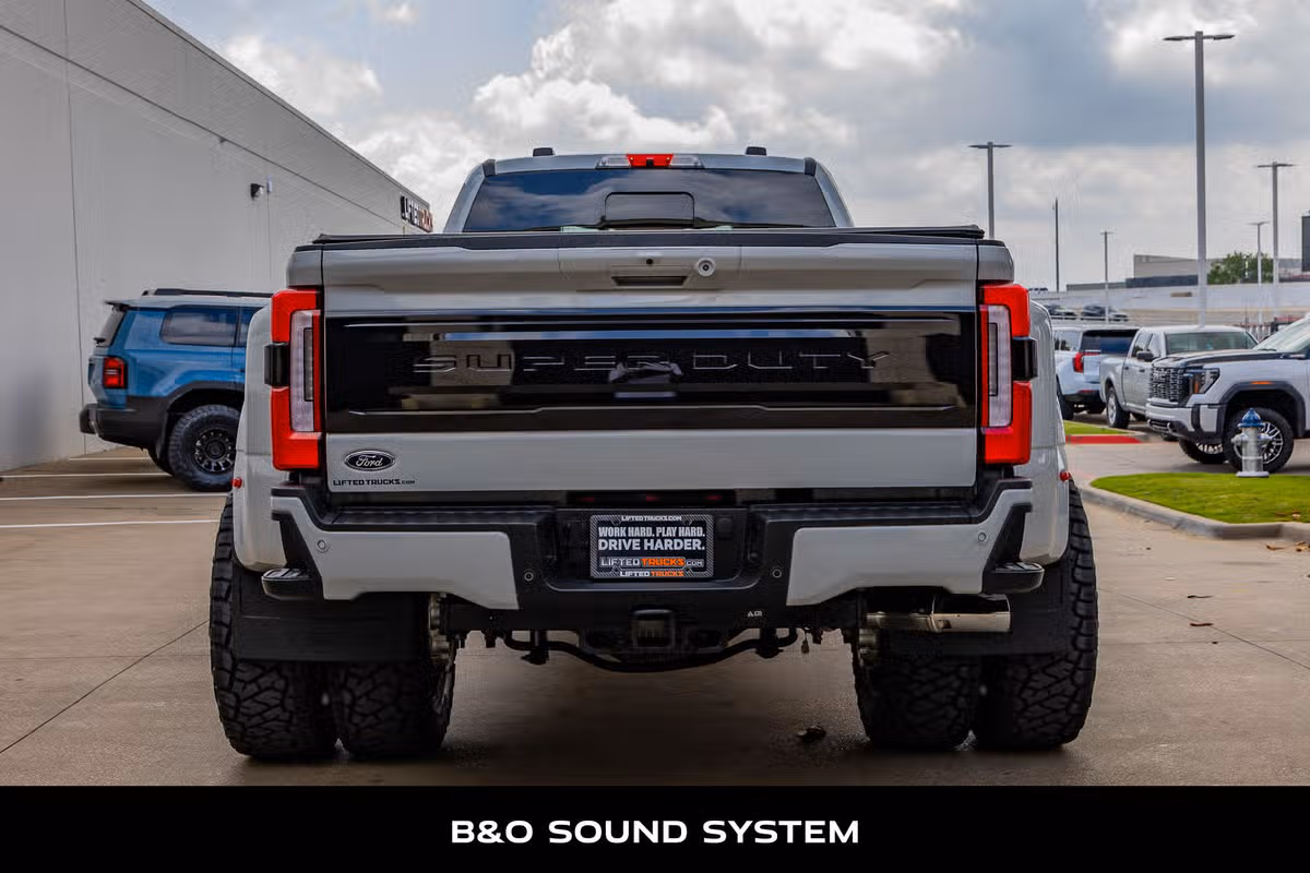 2025 Ford F-450 Super Duty Platinum Crew Cab