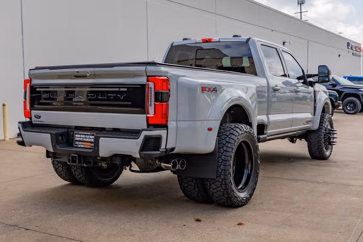 2025 Ford F-450 Super Duty Platinum Crew Cab
