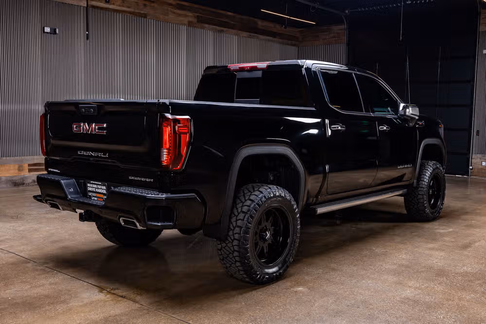 2025 GMC Sierra 1500 Denali Crew Cab Image 10