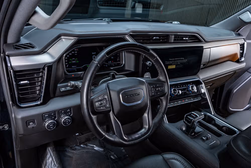 2025 GMC Sierra 1500 Denali Crew Cab Image 17
