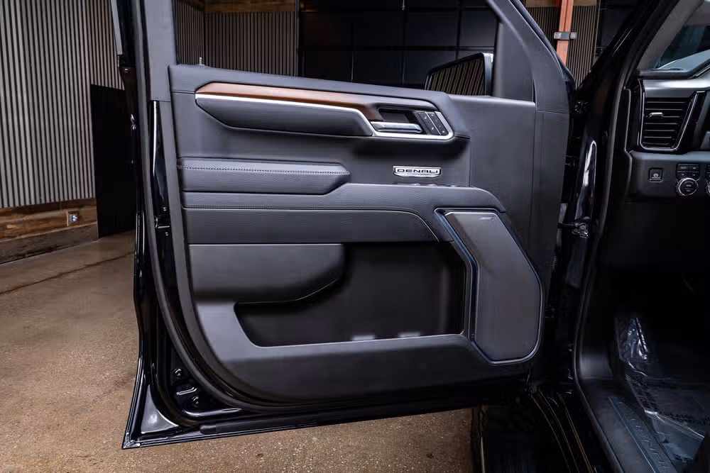 2025 GMC Sierra 1500 Denali Crew Cab Image 36