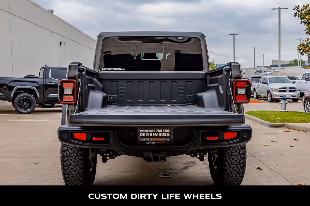 2024 Jeep Gladiator Rubicon X Crew Cab Image 8