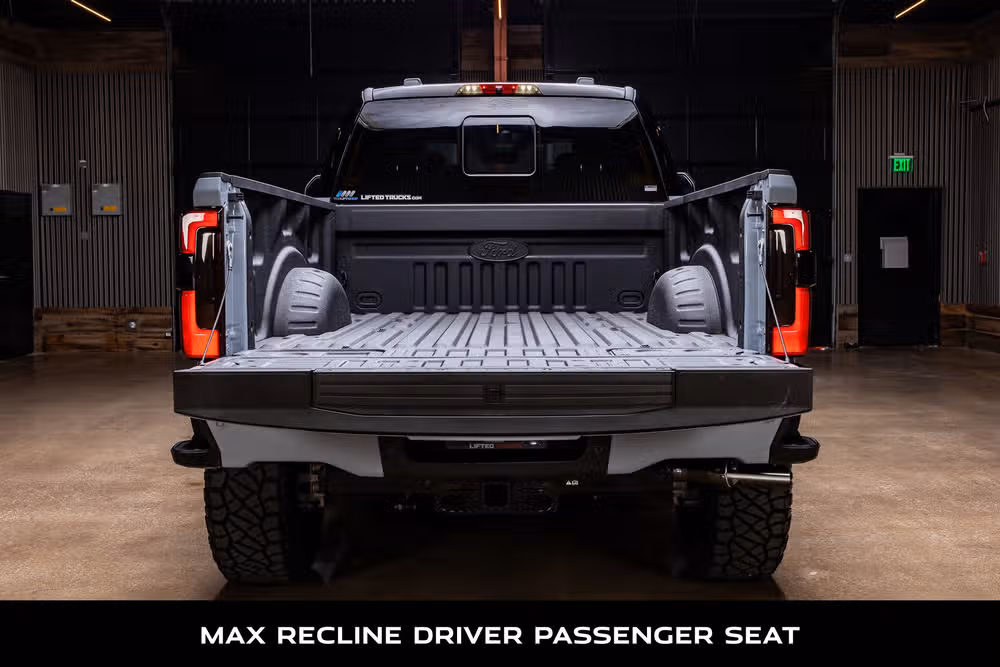2026 Ford F-250 Super Duty Platinum Crew Cab Image 9