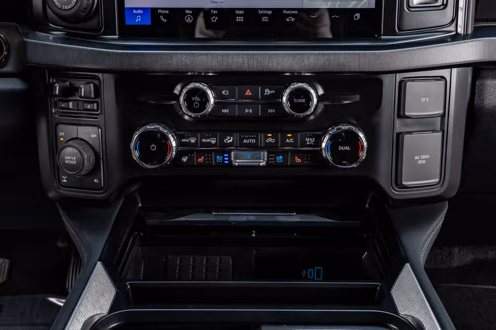 2026 Ford F-250 Super Duty Platinum Crew Cab Image 25