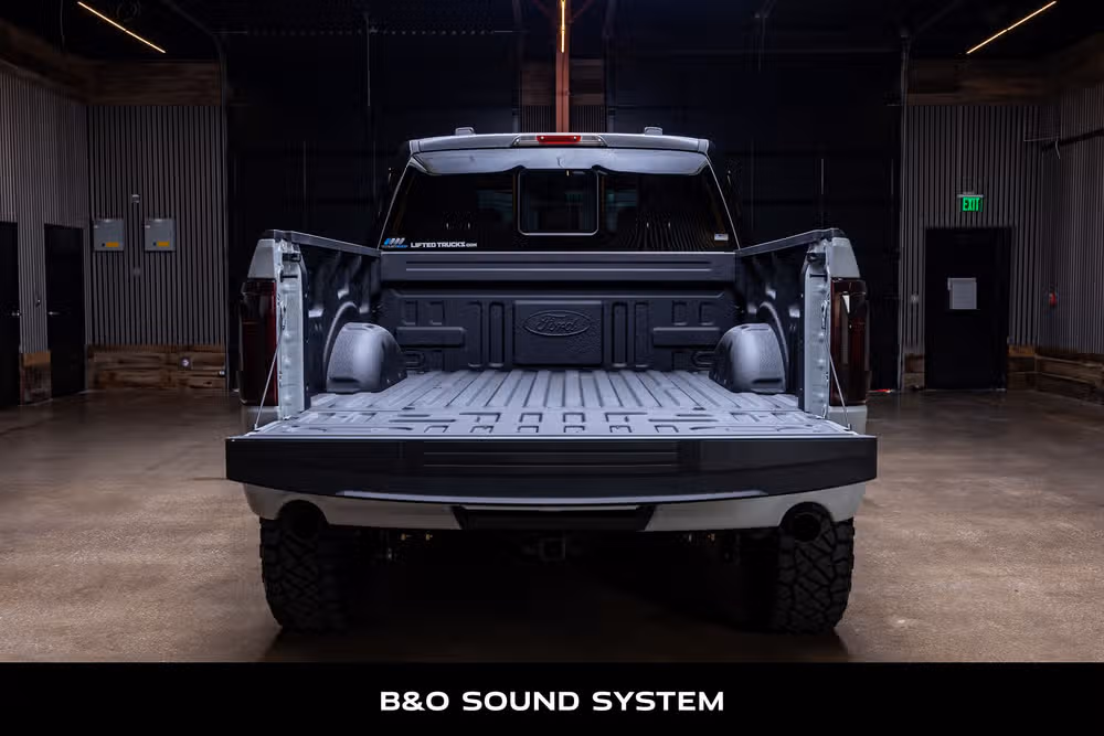 2026 Ford F-150 Lariat SuperCrew Image 9